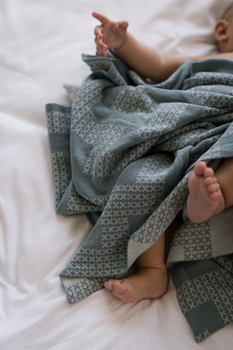 Poutama - Knitted Blanket